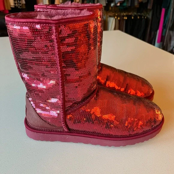 UGG Women’s Size 11 Sparkling Red Sequin Boots with Fuzzy Lining - Picture 1 of 16